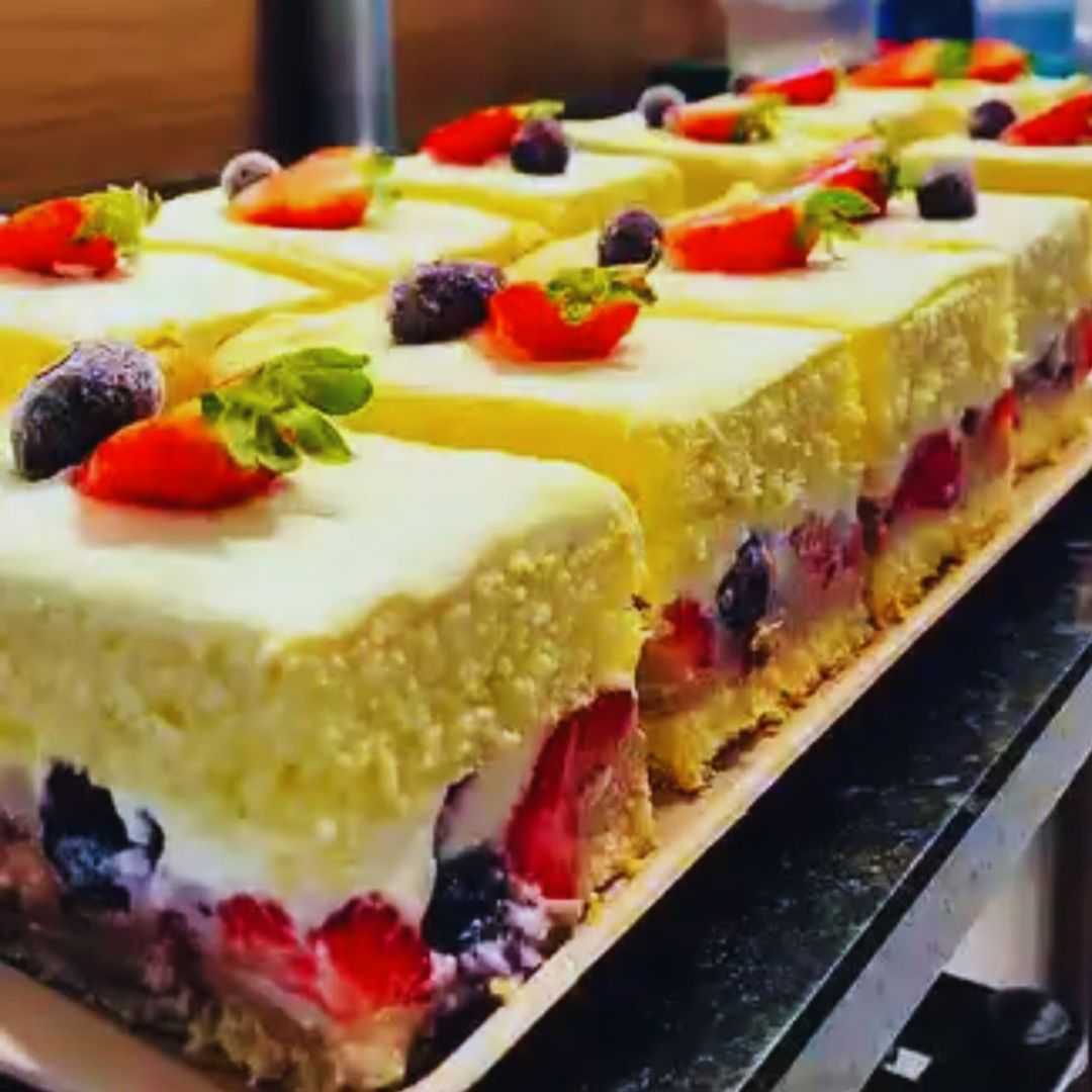 Bolo de Frutas Vermelhas