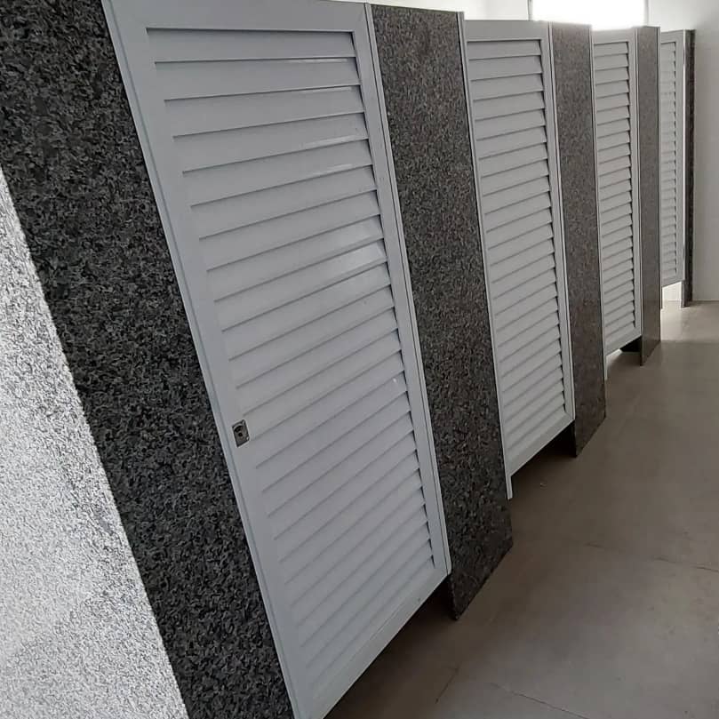 Divisórias P/ Banheiro Coletivo