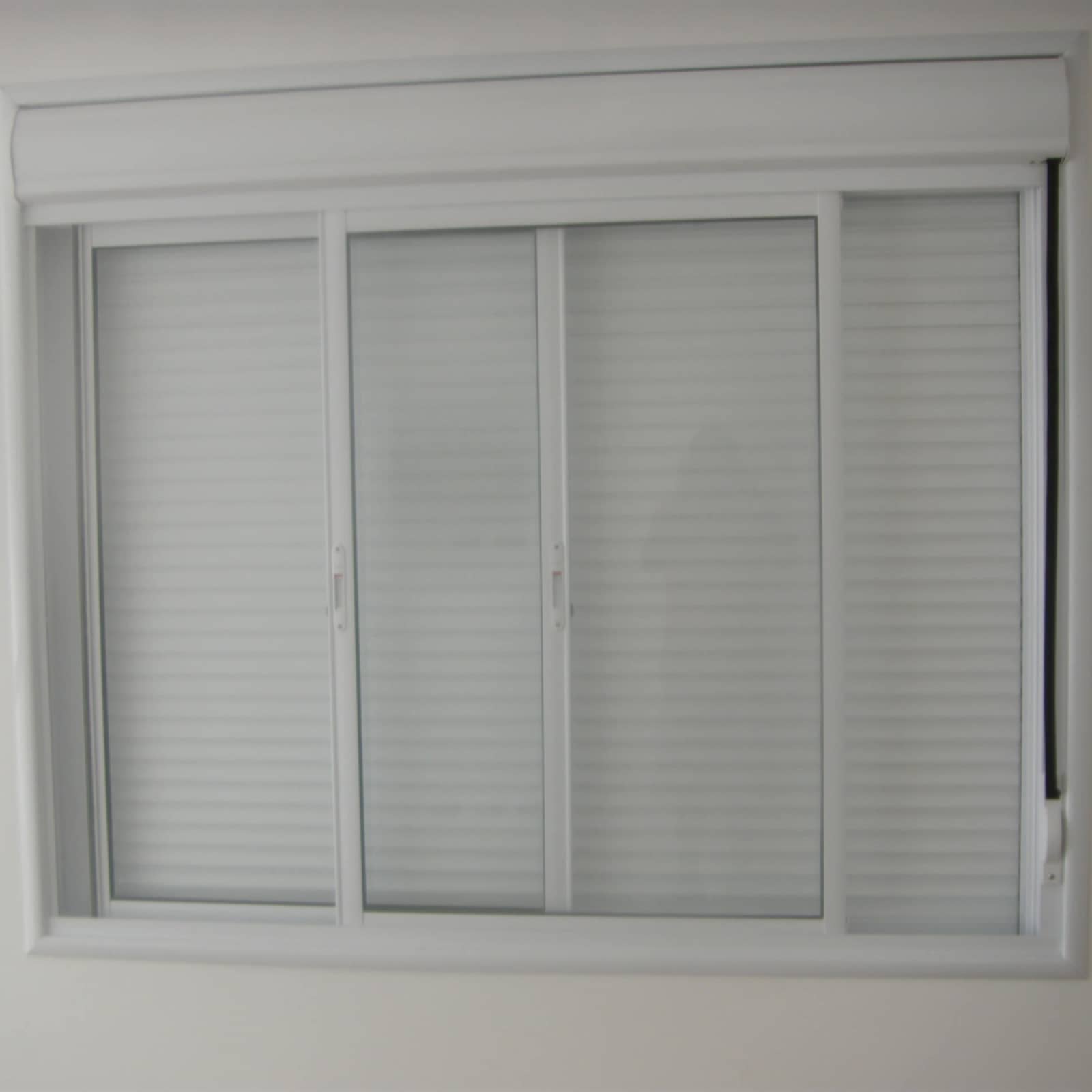 Janela com Persiana Integrada