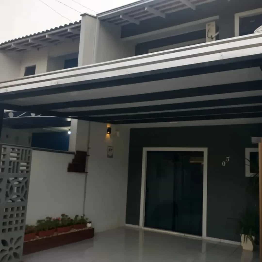 Pergolado com Telha Sanduiche
