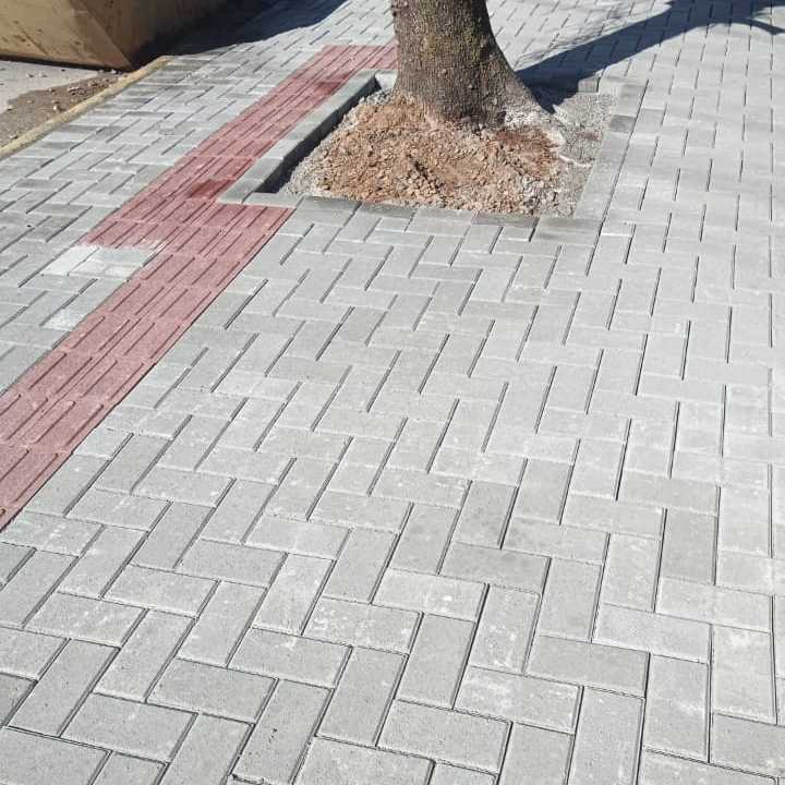 Instalação de Piso Podotátil de Concreto